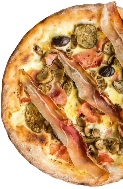 Vista superior de pizza artesanal con láminas de jamón serrano, champiñones, aceitunas negras y queso fundido.